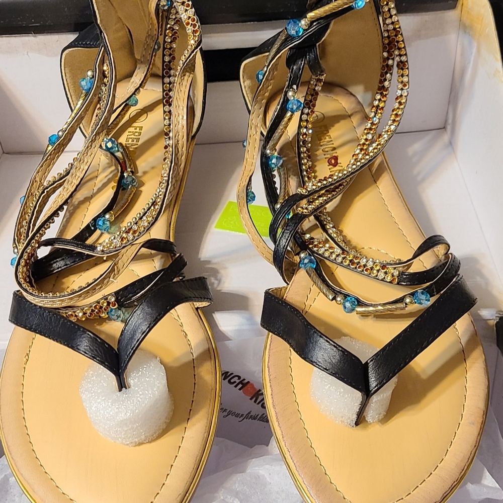 Jackie- Black Sandles